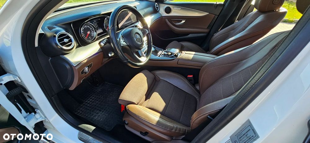 Mercedes-Benz Klasa E 220 d 4-Matic Business Edition 9G-TRONIC - 13