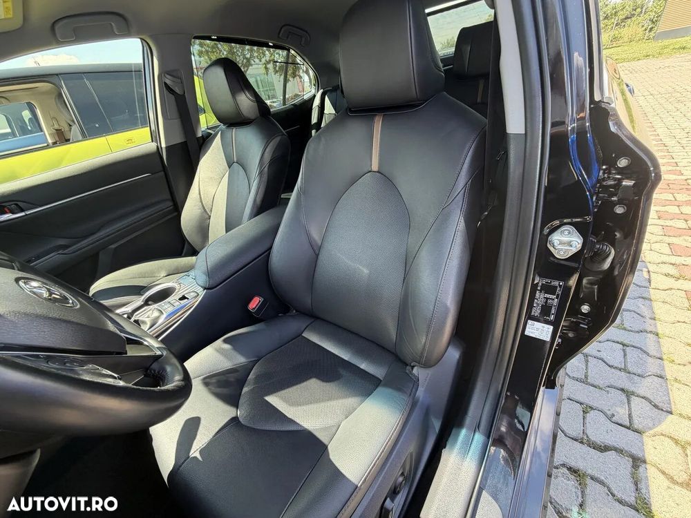 Toyota Camry - 12