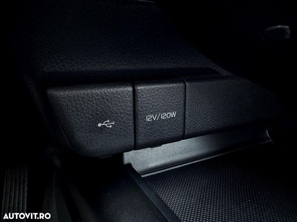 Toyota Camry - 23