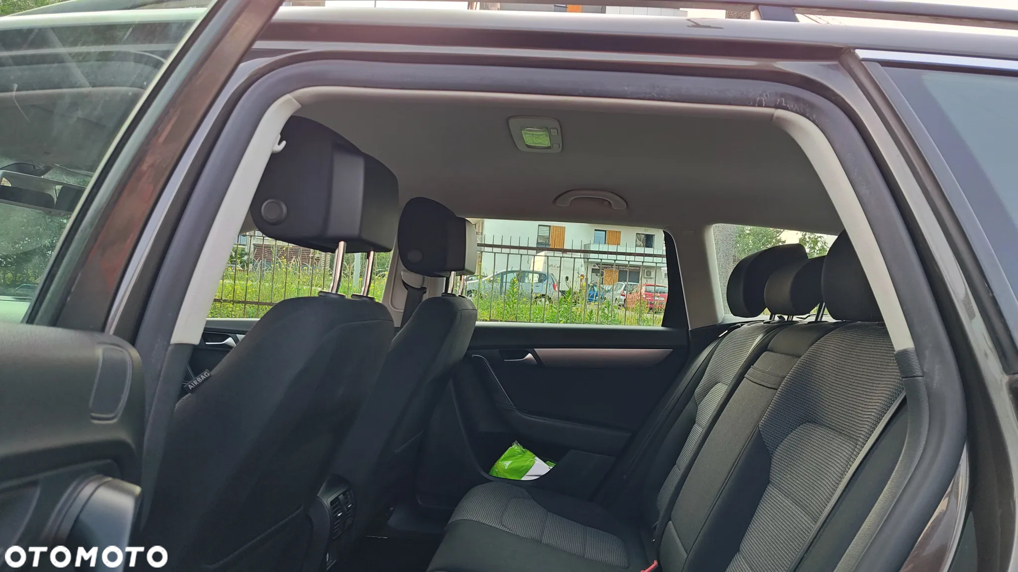 Volkswagen Passat 2.0 TDI DPF Comfortline - 22
