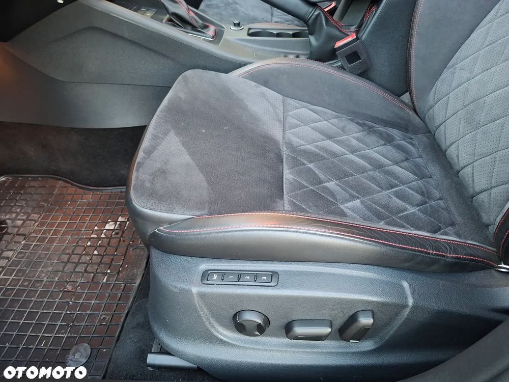Skoda Octavia 2.0 TDI 4x4 DSG RS - 24