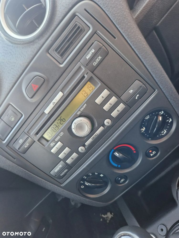 Ford Fusion - 24
