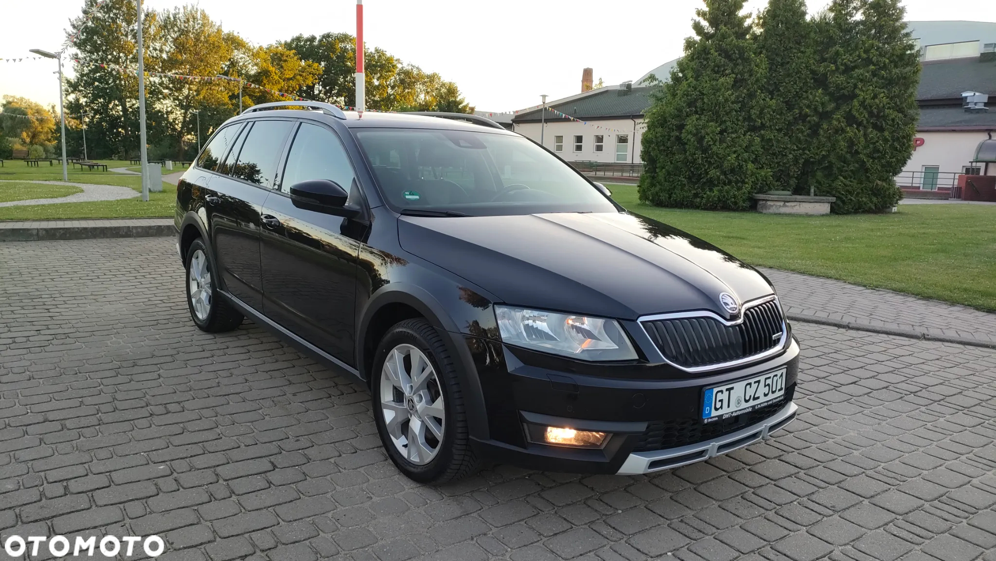Skoda Octavia Scout 2.0 TDI 4x4 DSG - 2