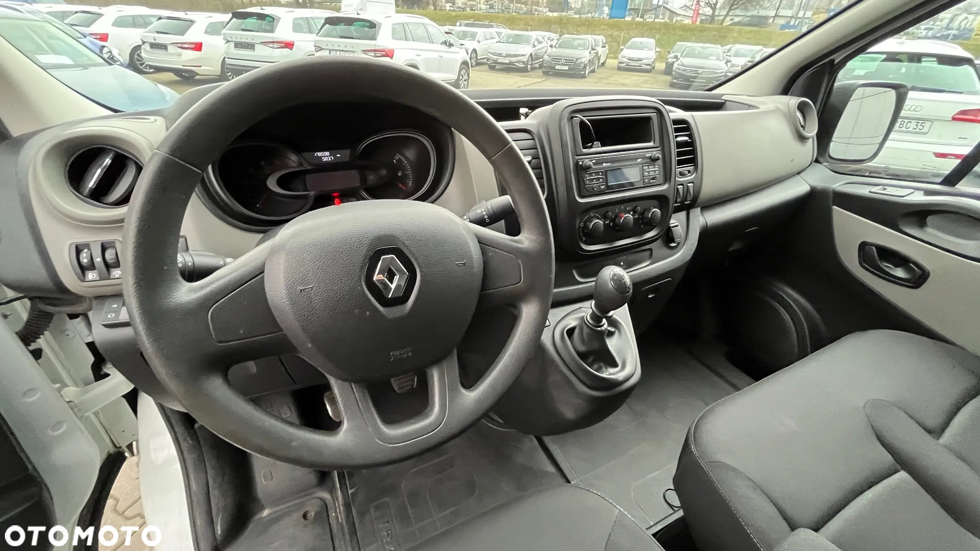 Renault Trafic Blaszak Zabudowa - 28