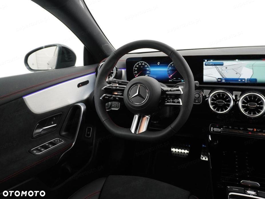 Mercedes-Benz CLA - 11