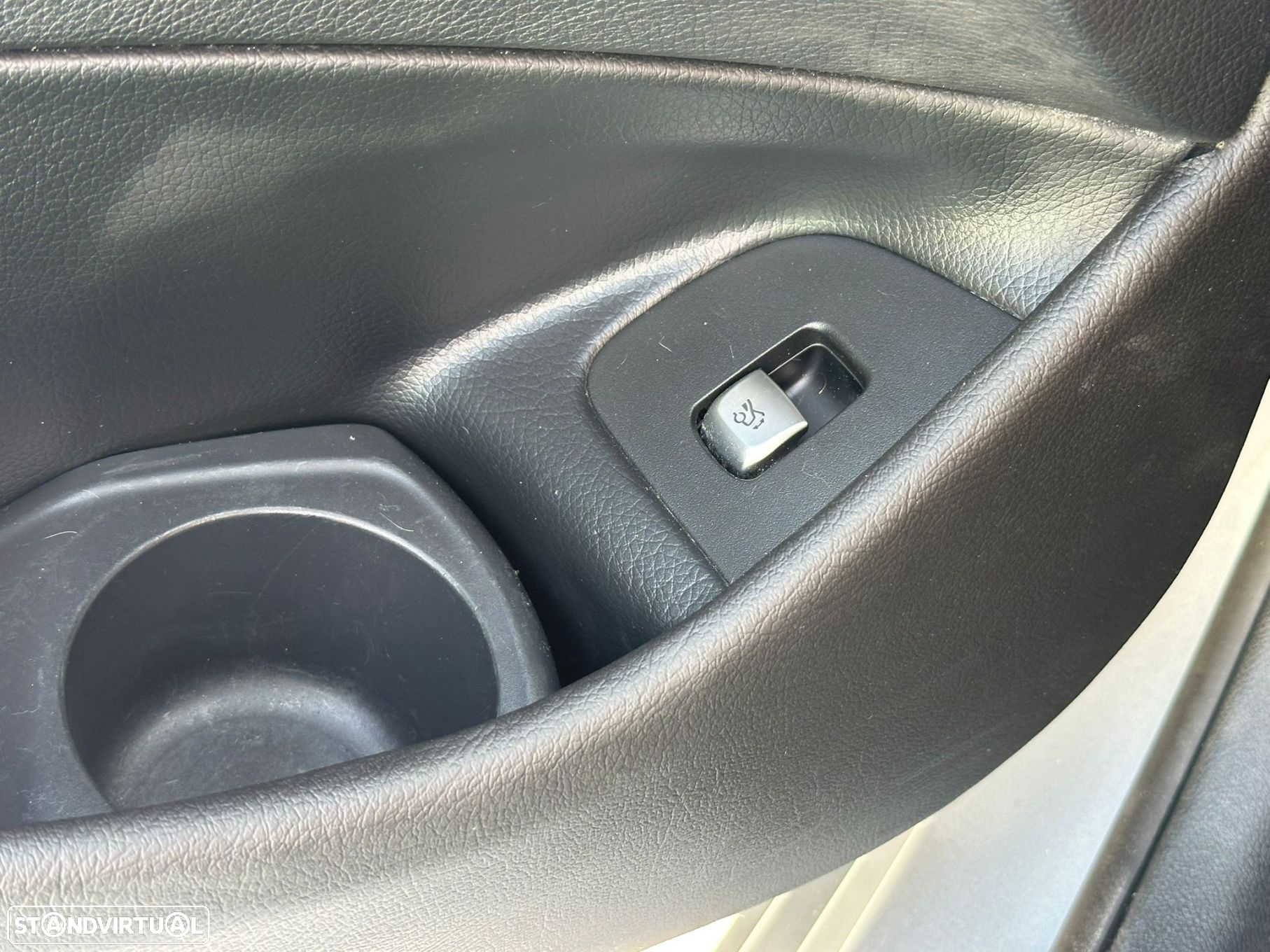 Mercedes-Benz E 220 d Avantgarde - 30