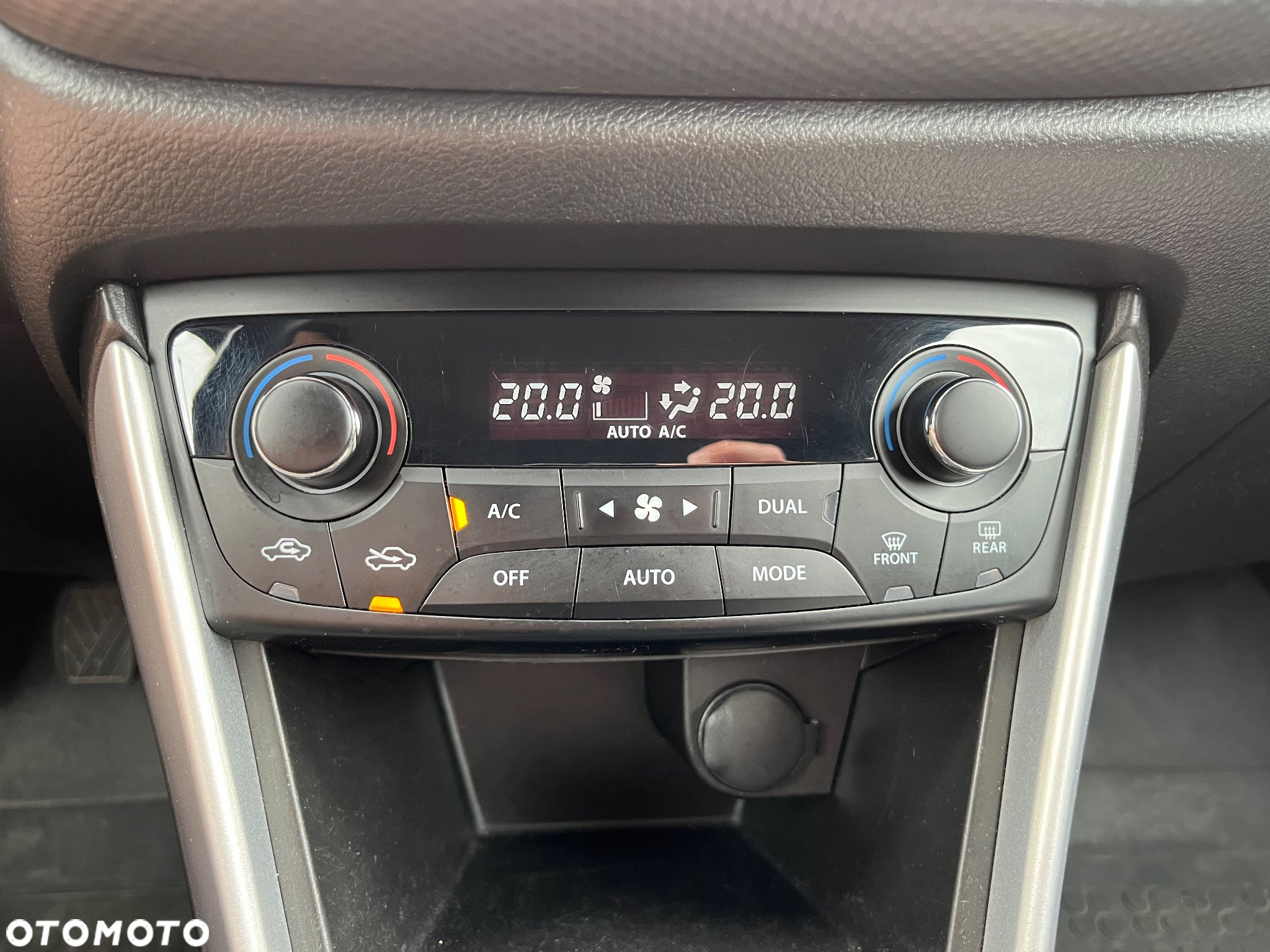 Suzuki SX4 1.6 Premium - 37