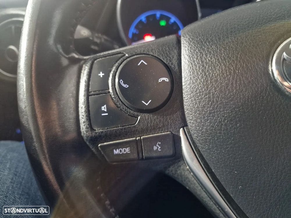 Toyota Auris Touring Sports - 15