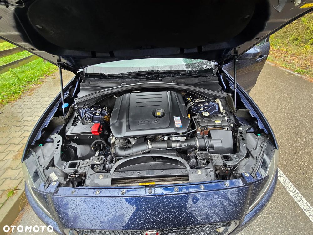 Jaguar F-Pace 2.0 i4D AWD Pure - 18