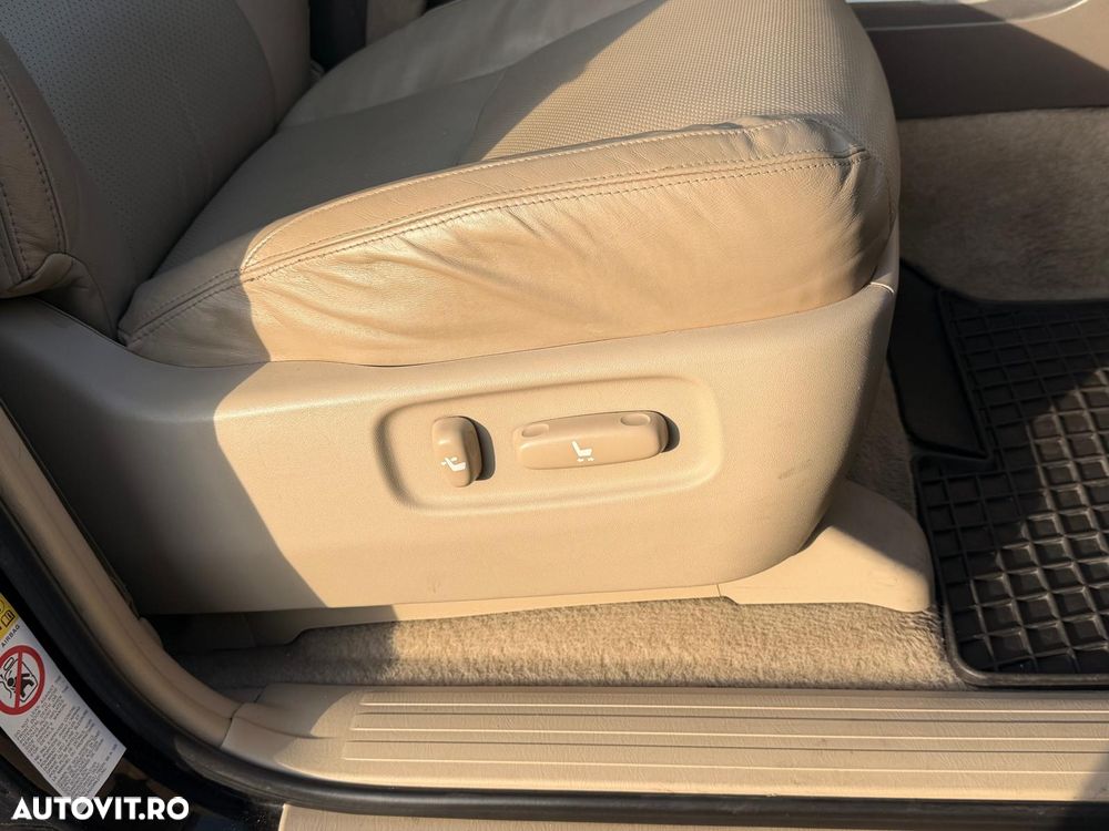 Toyota Land Cruiser - 14