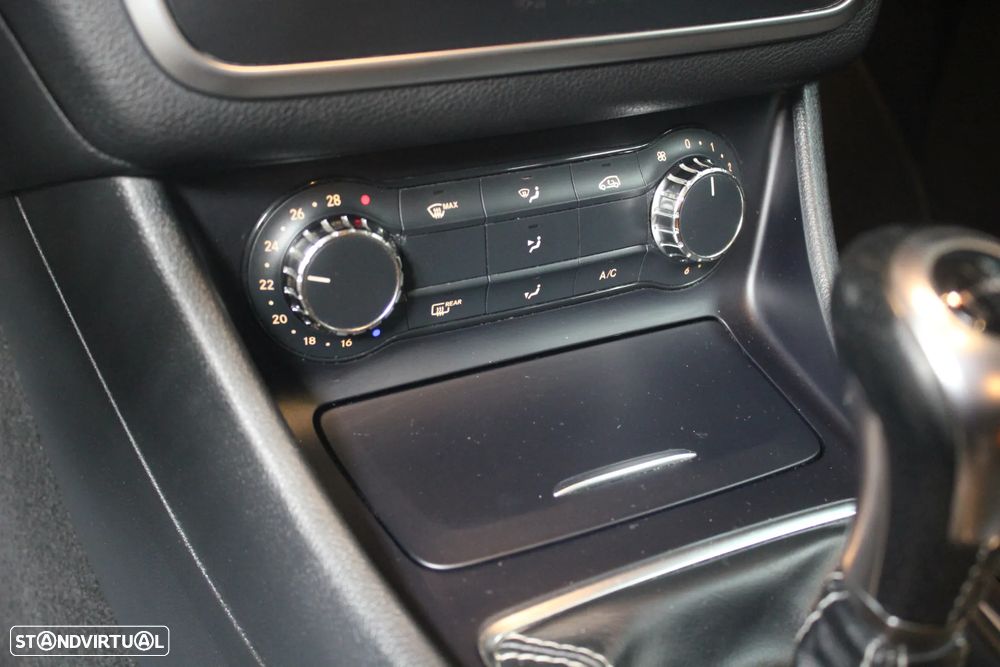 Mercedes-Benz CLA 180 d Urban - 20