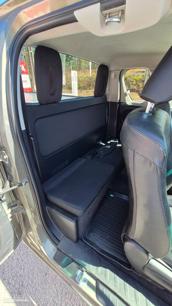 Toyota Hilux 2.4 D-4D 4WD Tracker - 7