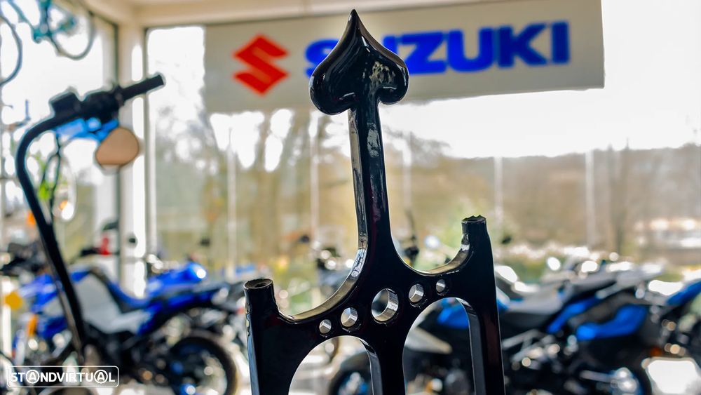 Harley-Davidson Softail Cross Bones - 17