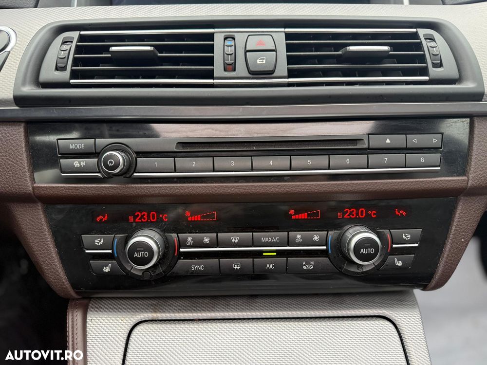 BMW Seria 5 528i xDrive - 17