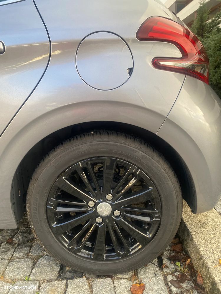 Peugeot 208 PureTech 82 Start & Stop Allure - 5