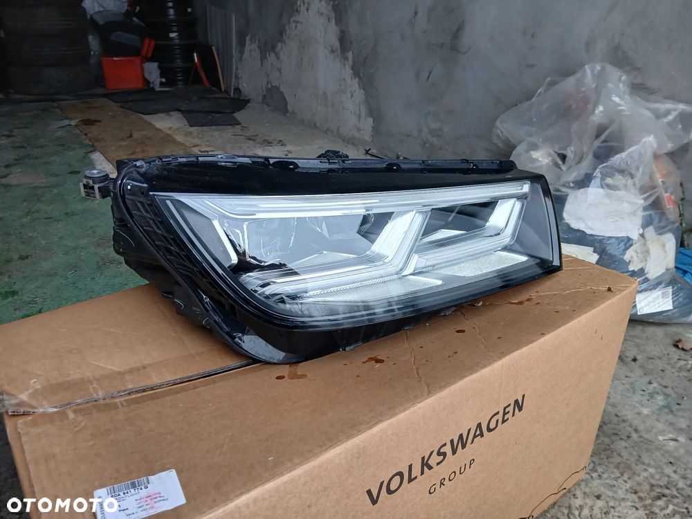 AUDI Q5 lampa prawa przednia 80A 941 034 - 1