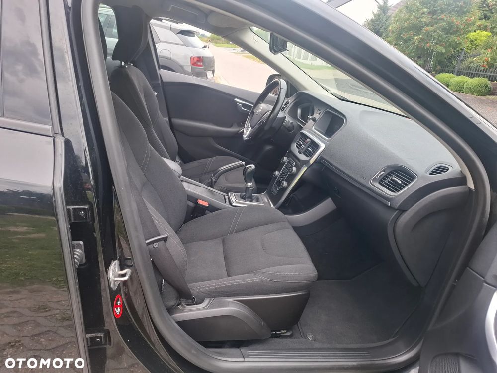 Volvo V40 D2 - 16
