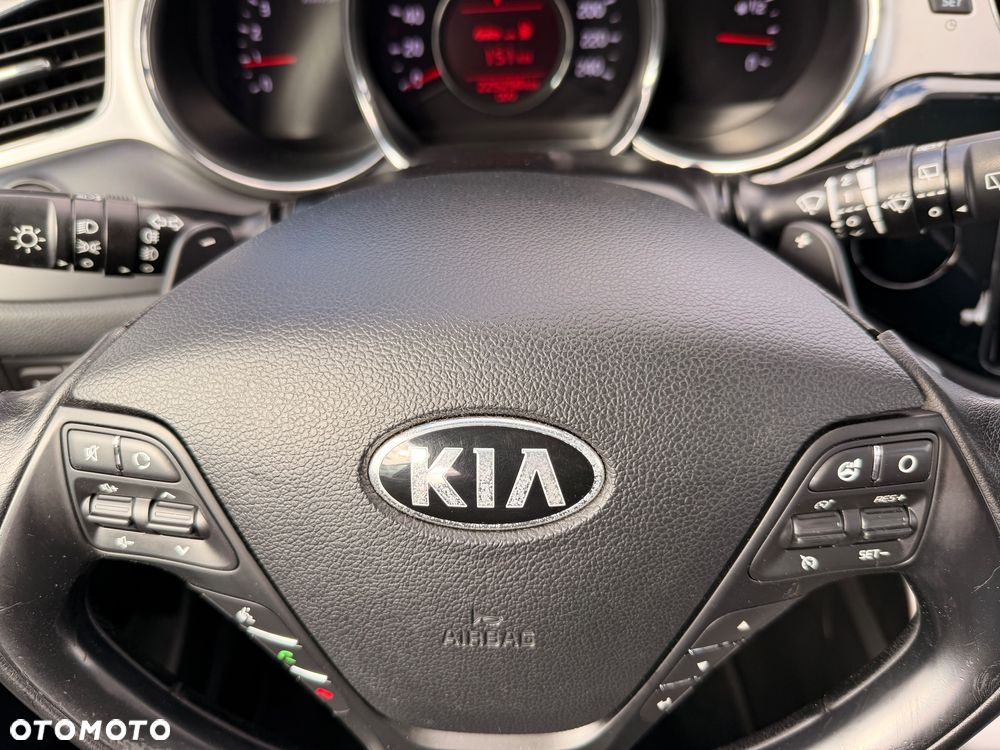Kia Ceed 1.6 CRDi 128 Spirit - 17