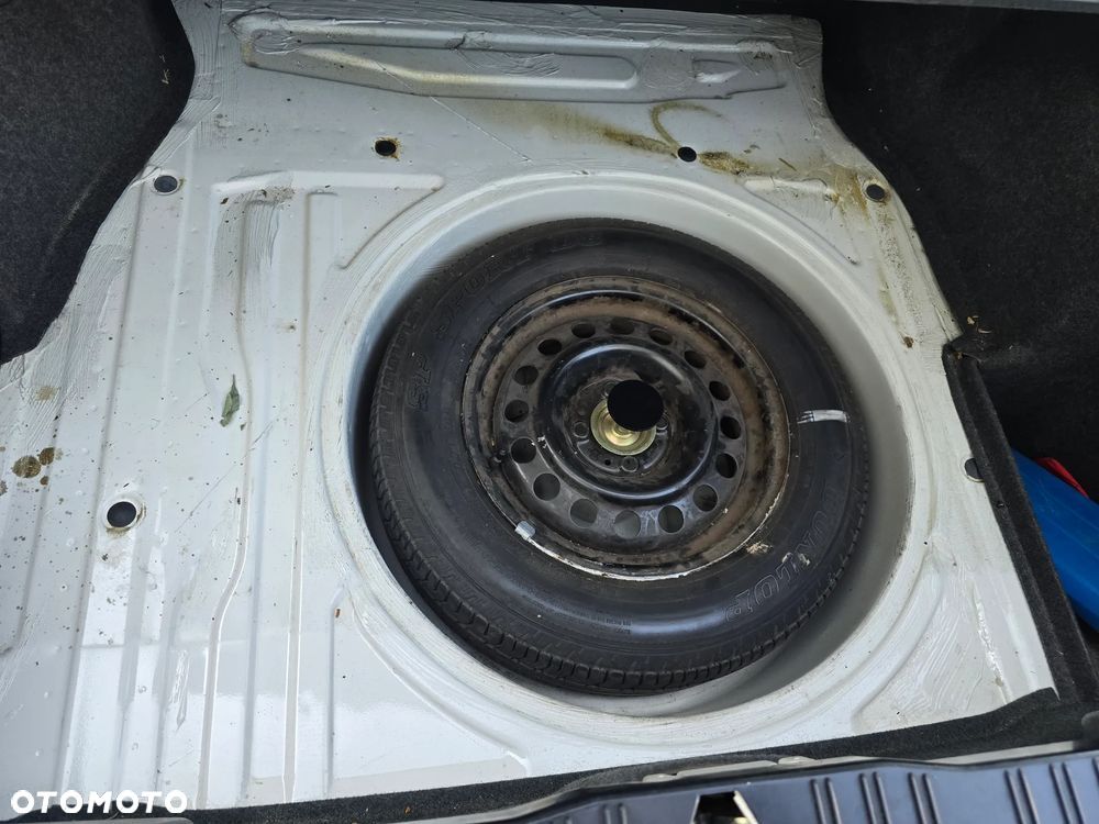 BMW Seria 3 318i - 13