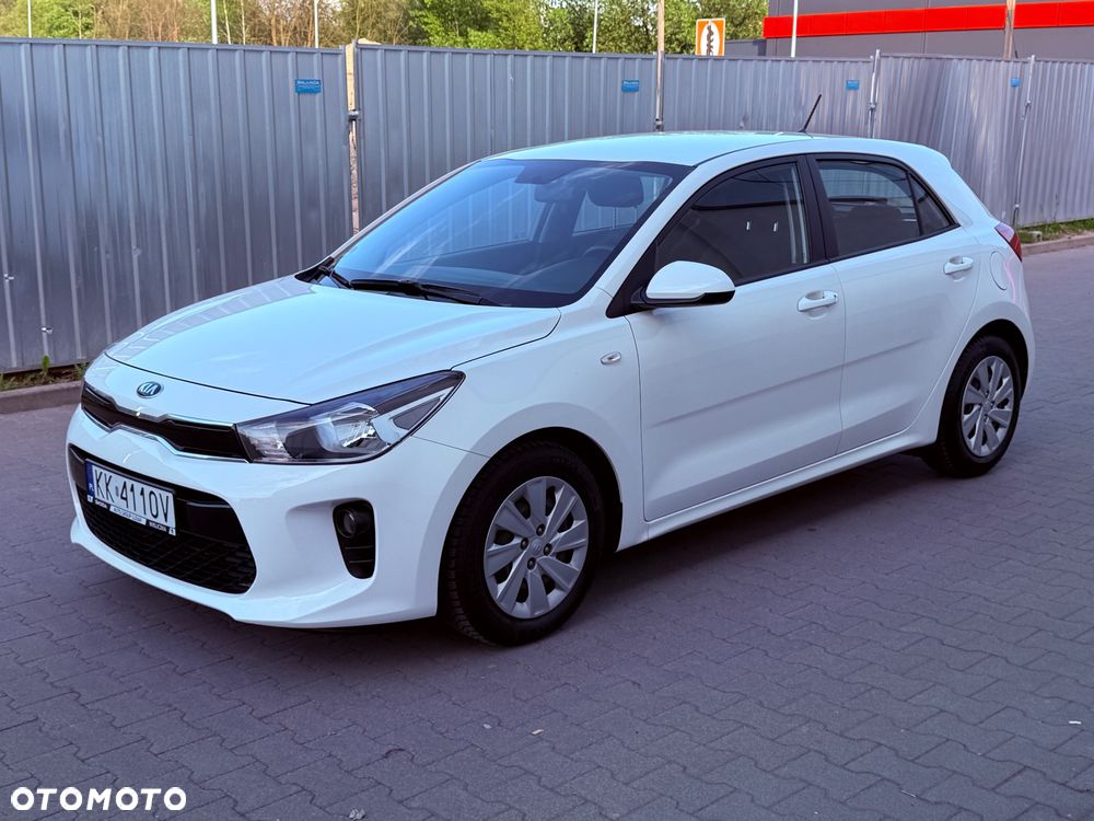 Kia Rio 1.4 M - 10