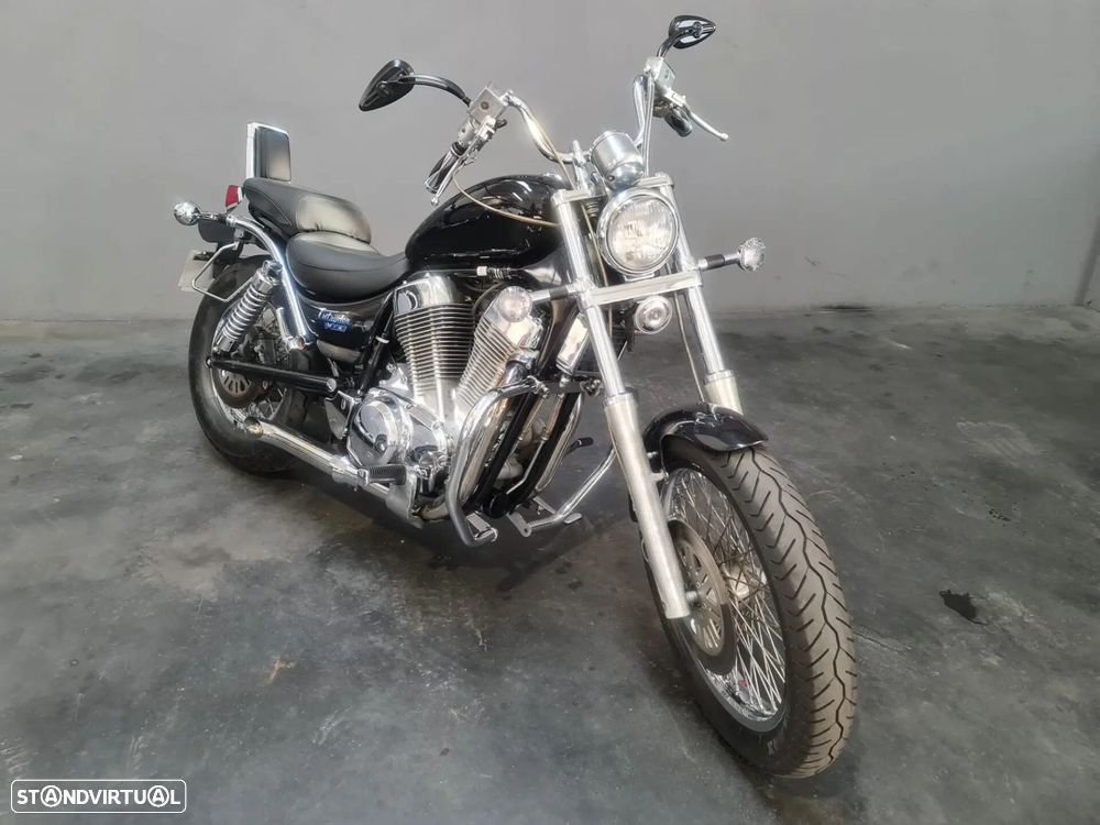 Suzuki Intruder - 1