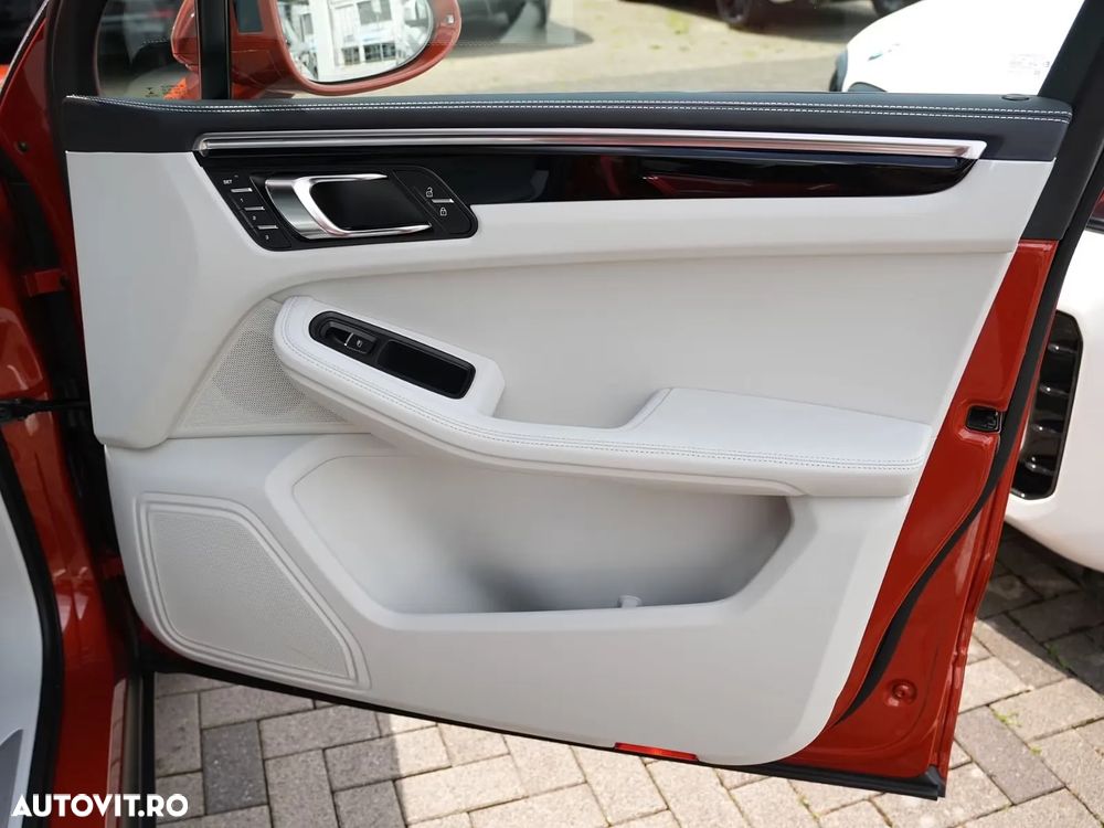 Porsche Macan S - 23