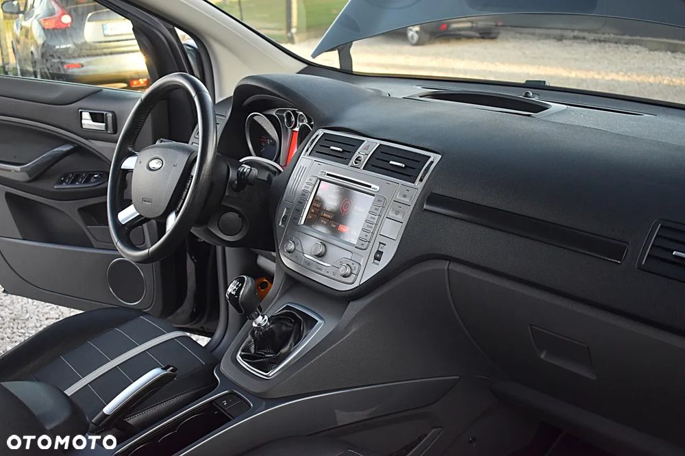 Ford Kuga 2.0 TDCi 4x4 Titanium - 22