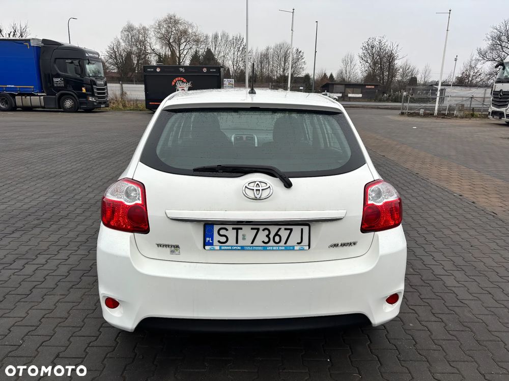 Toyota Auris 1.4 D-4D Luna EU5 - 4
