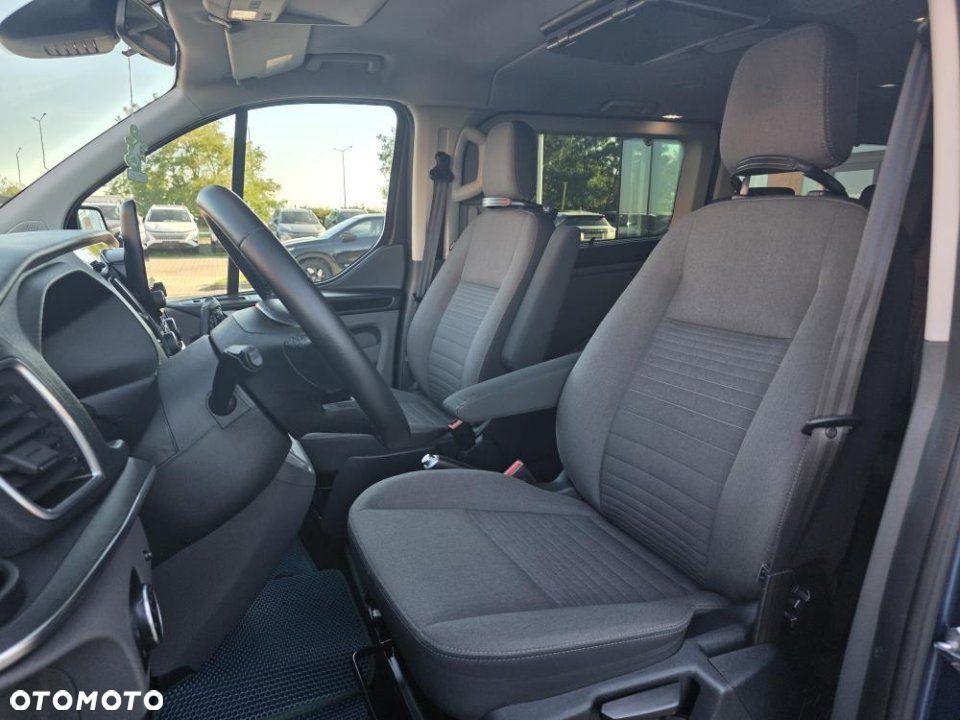 Ford Tourneo Custom - 20