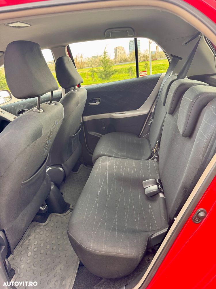 Toyota Yaris 1.3 Sol - 10