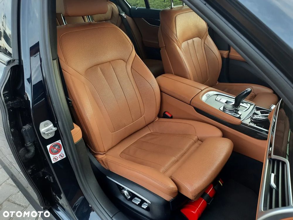 BMW Seria 7 730d xDrive - 25