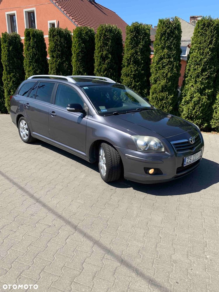 Toyota Avensis 1.8 VVT-i Sol - 2