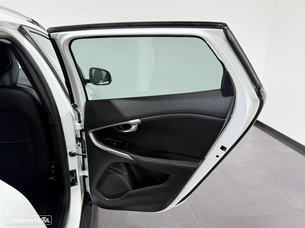 Volvo V40 Cross Country D2 Momentum - 41