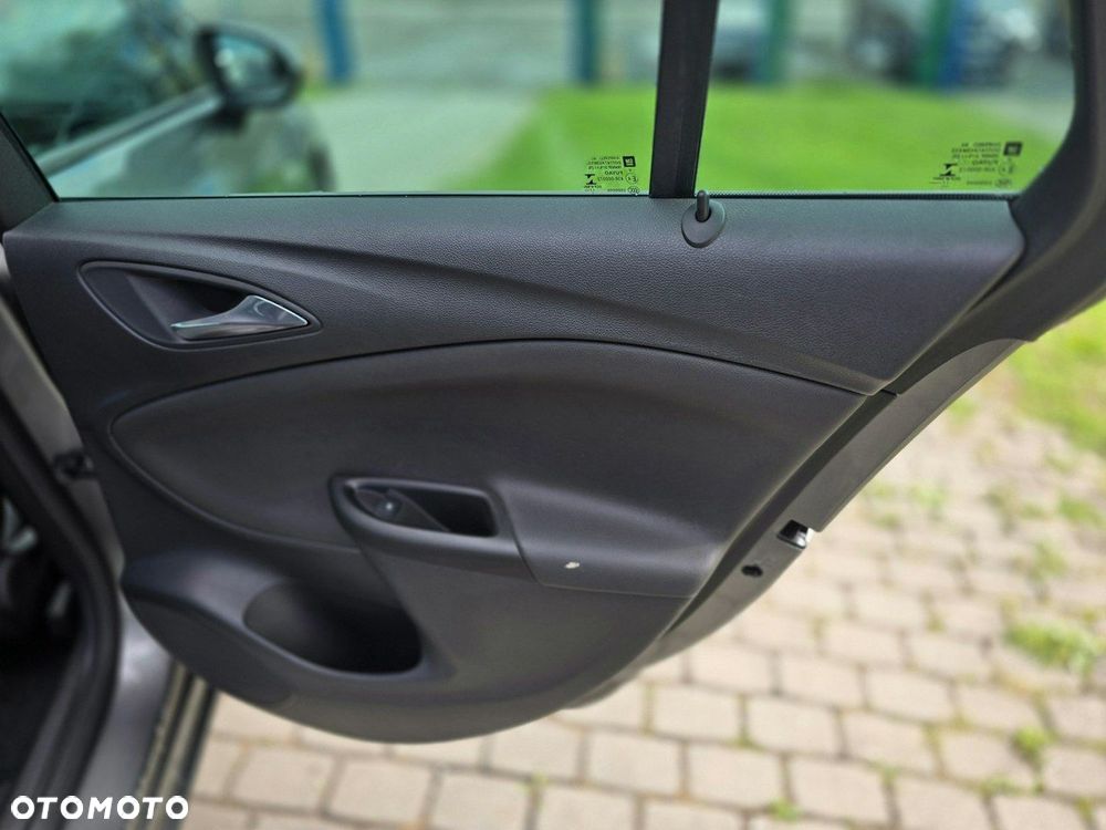 Opel Astra 1.4 Turbo Innovation - 28