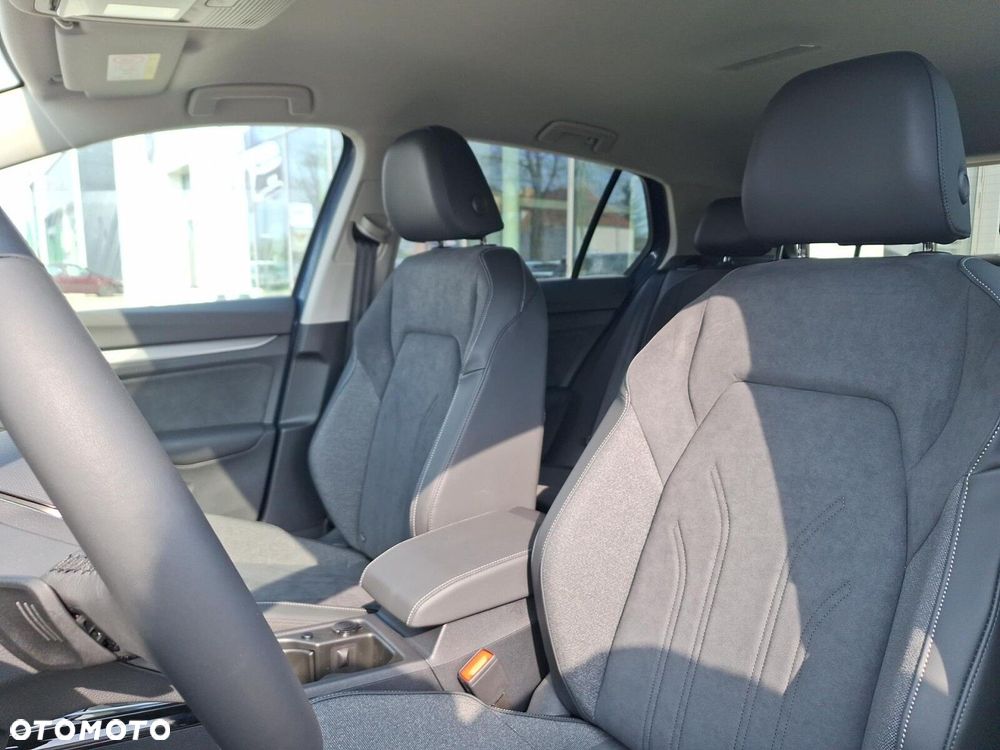 Volkswagen Golf - 11