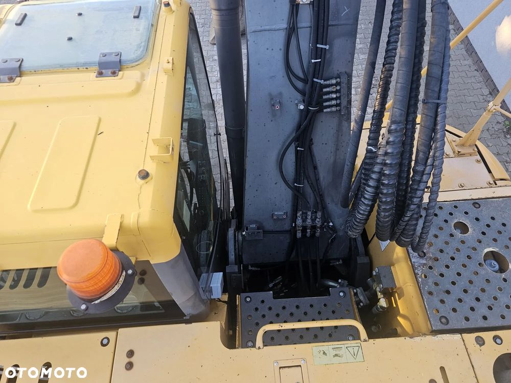 Volvo ECR235CL - 18