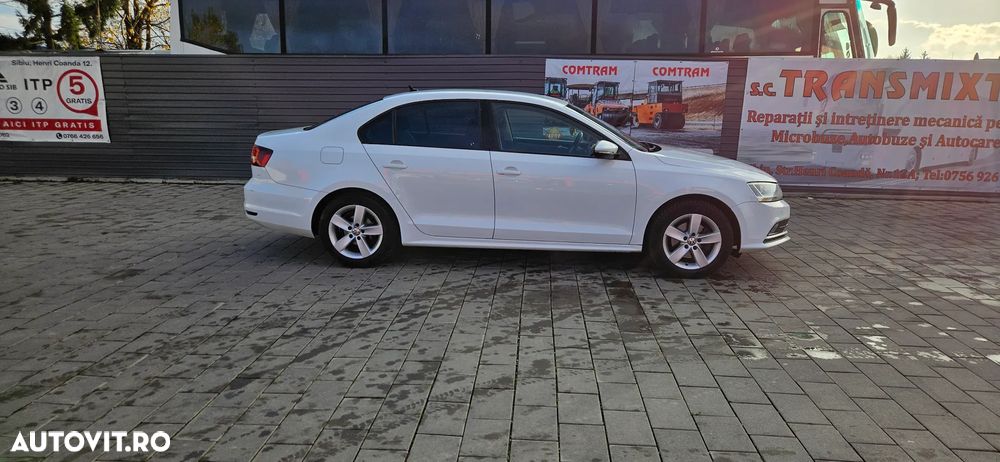 Volkswagen Jetta - 6