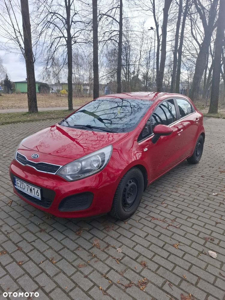 Kia Rio 1.2 L - 2