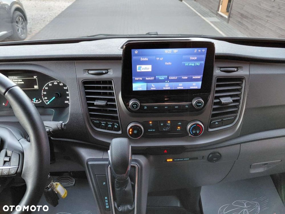 Ford TRANSIT CUSTOM - 21