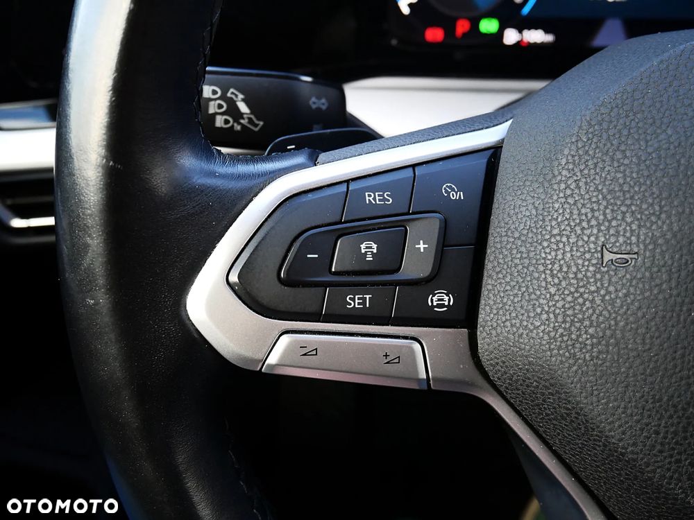 Volkswagen Golf 1.0 eTSI United DSG - 10