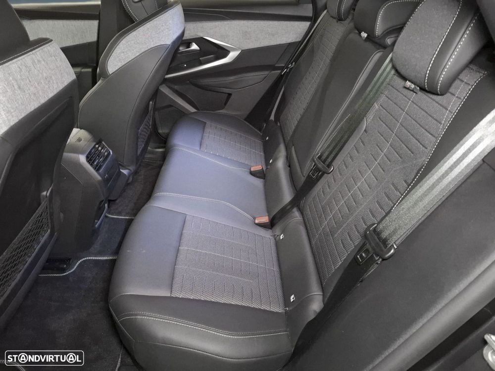 Peugeot E-3008 73 kWh GT - 14