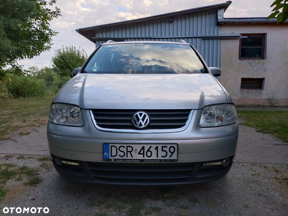 Volkswagen Touran 2.0 TDI DPF Highline - 2