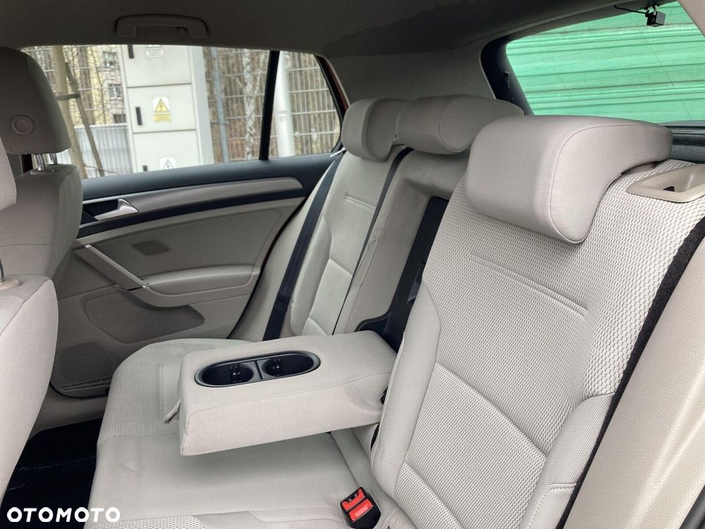 Volkswagen Golf 1.2 TSI BMT Comfortline - 17