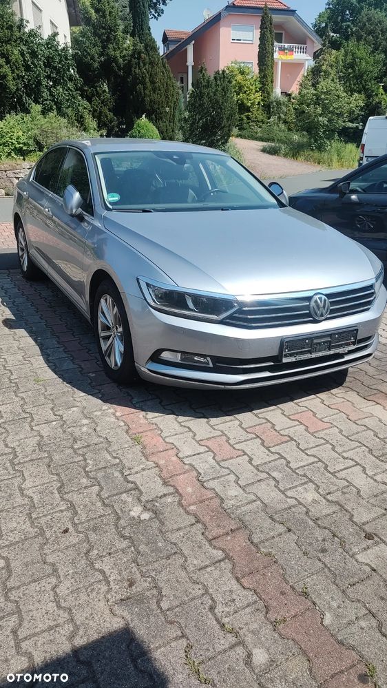 Volkswagen Passat 1.8 TSI (BlueMotion Technology) DSG Highline - 1