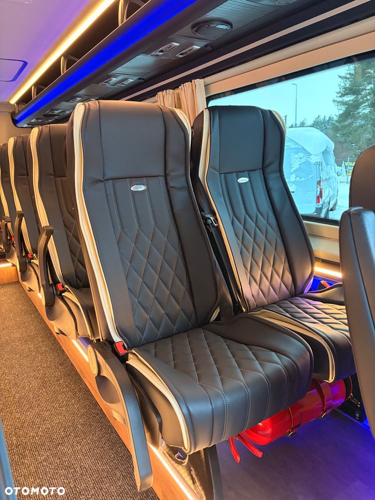 Mercedes-Benz Sprinter 519 - 9