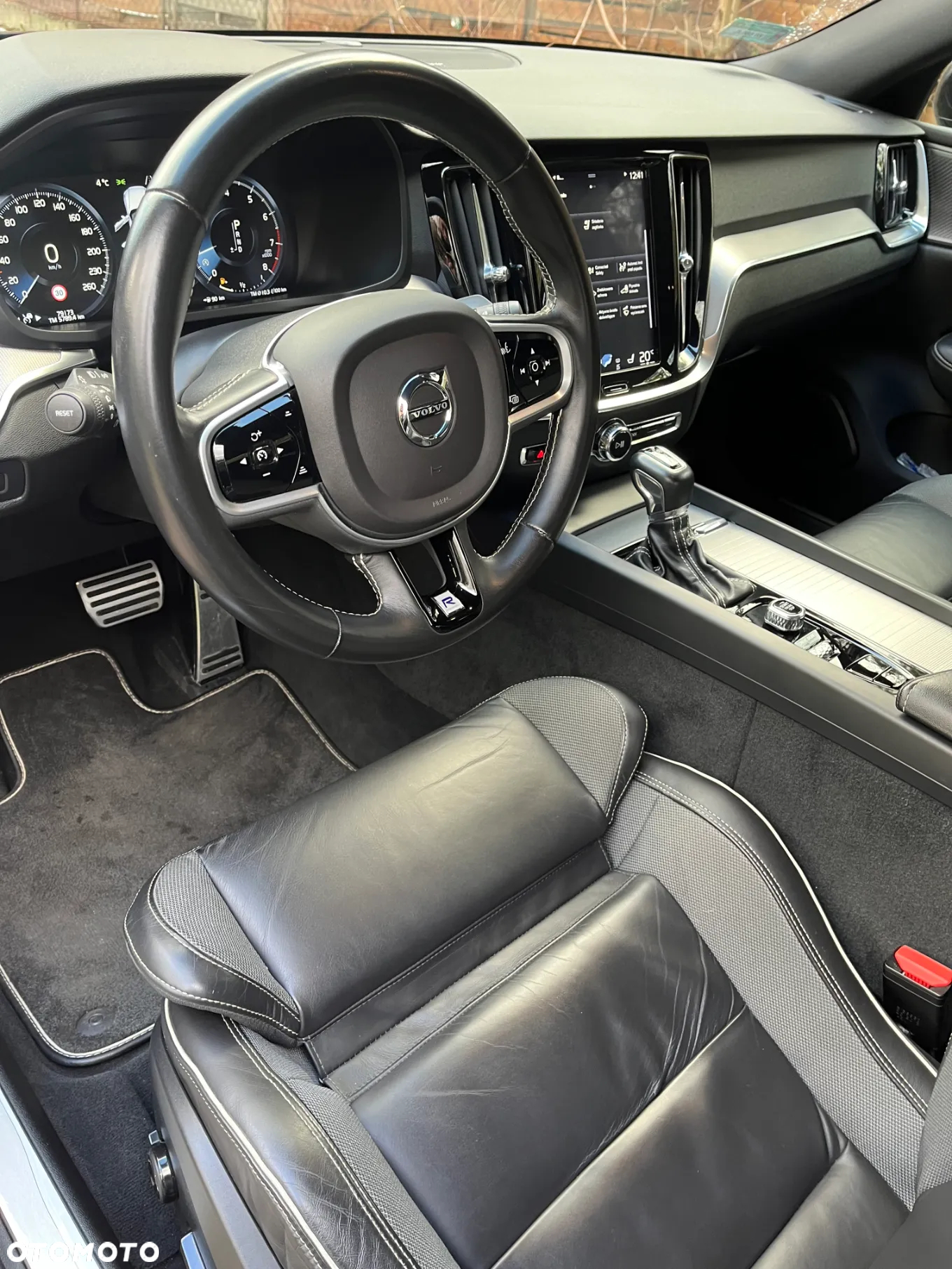 Volvo S60 T5 R-Design - 18