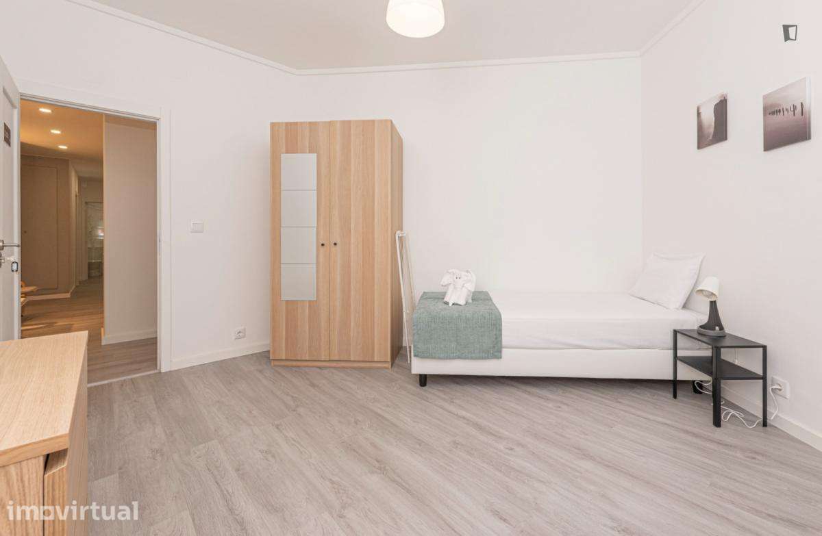 Quarto - localizado em Saldanha Lisbon - Grande imagem: 3/17