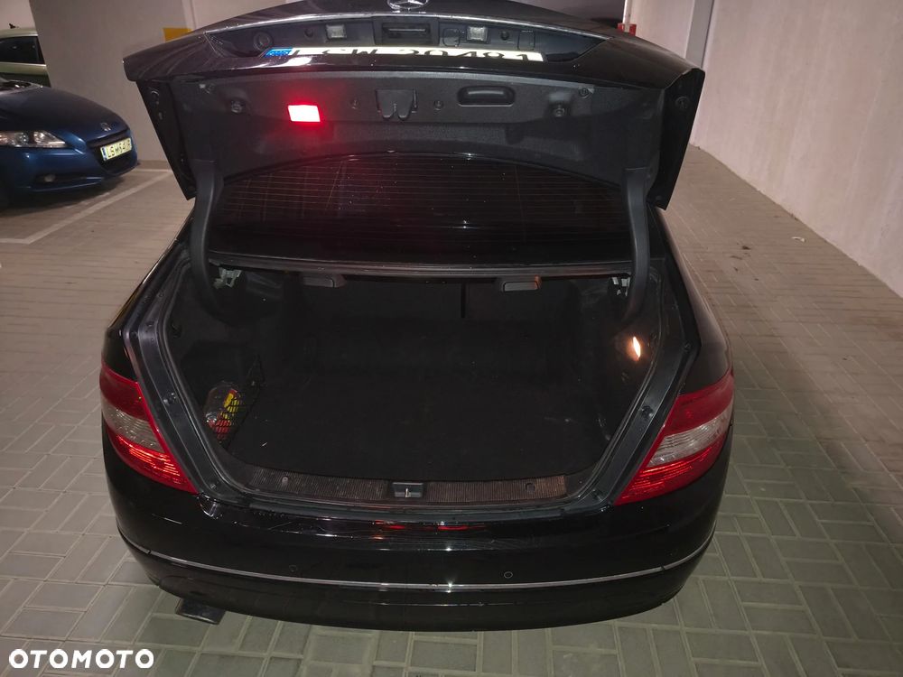 Mercedes-Benz Klasa C 220 CDI Elegance - 11