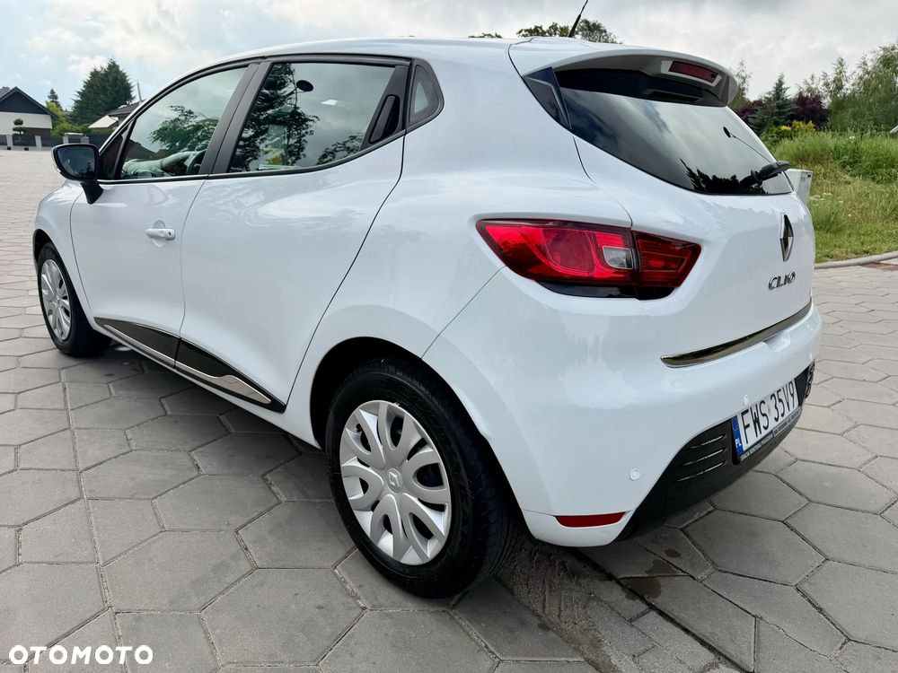 Renault Clio 1.2 16V 75 Life - 17