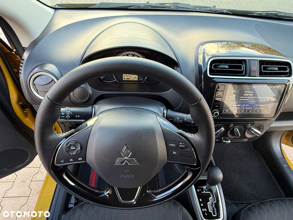 Mitsubishi Space Star AS&G 1.2 CVT Spirit+ Black - 12